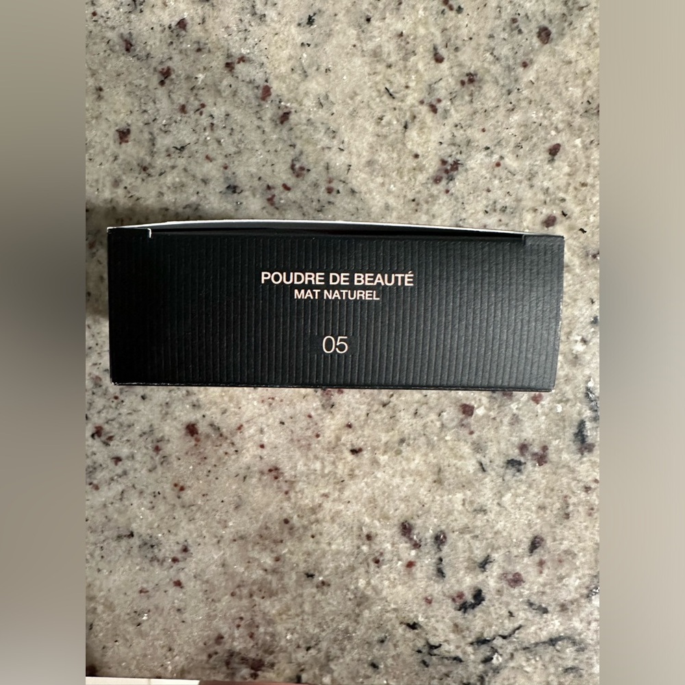Gucci Matte Powder - Picture 3 of 7